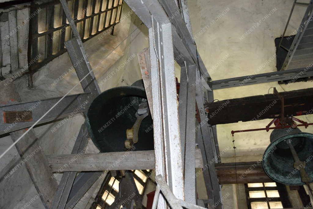 Egyházi épület - A kőbányai Szent László plébániatemplom