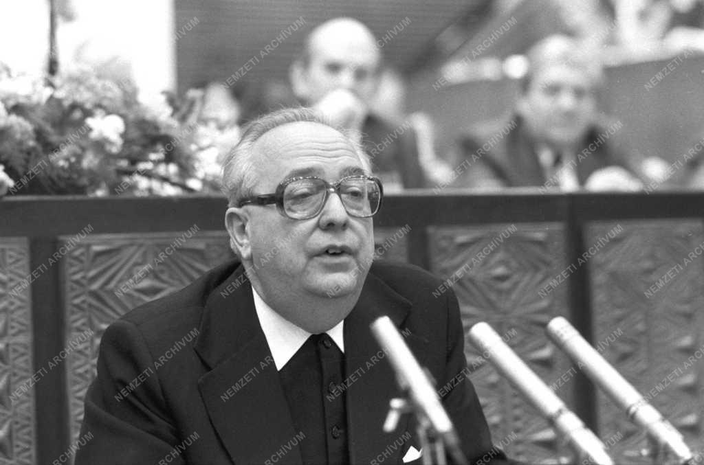 Belpolitika - Egyház - XI. országos békekonferencia
