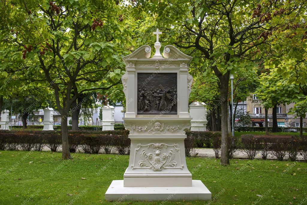 Emlékmű - Budapest - A keresztút stációi a Golgota téren