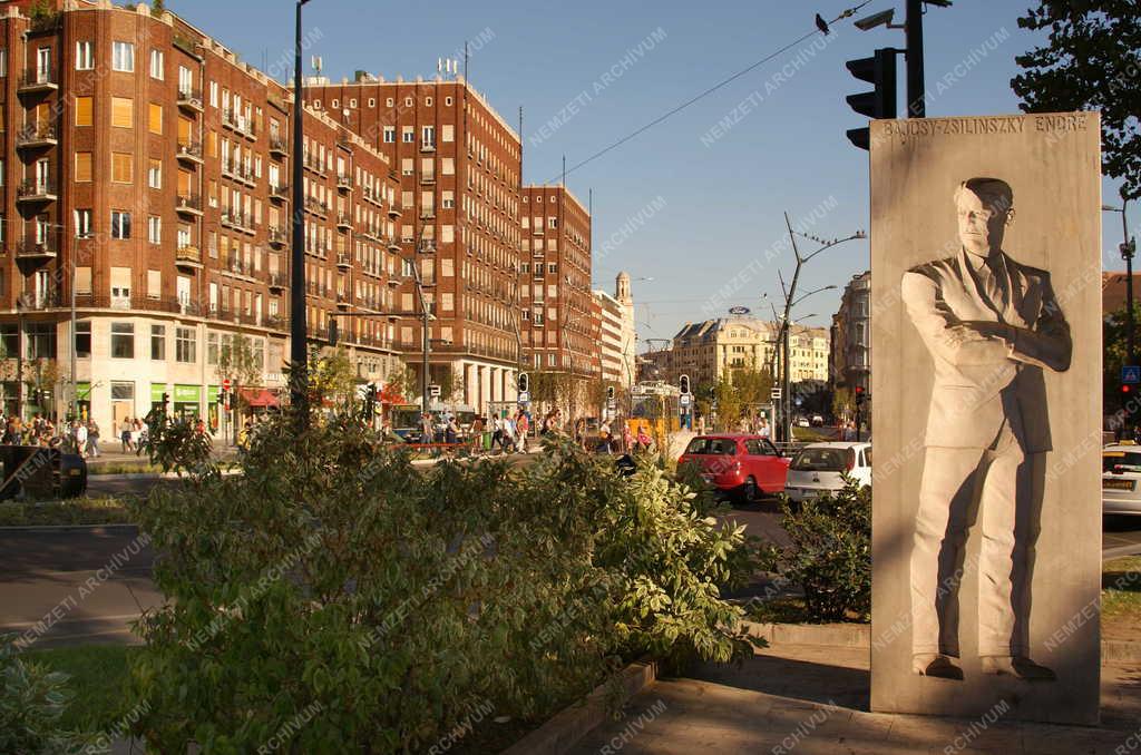 Táj, város - Budapest - Műalkotás - Köztéri szobor