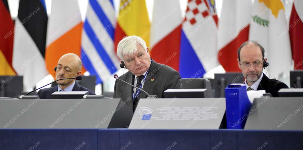 Surján László