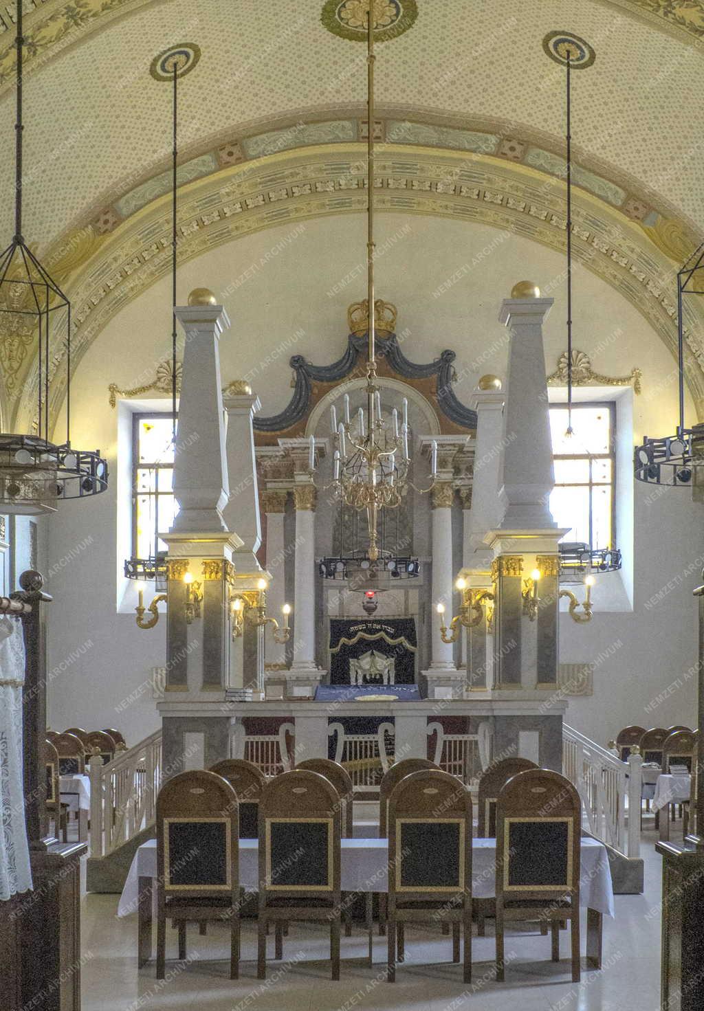 Egyházi épület - Budapest - Az óbudai zsinagóga
