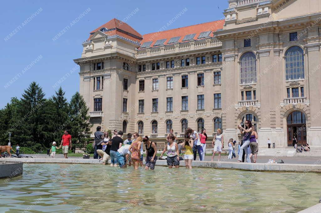 Városkép - A Debreceni Egyetem épülete