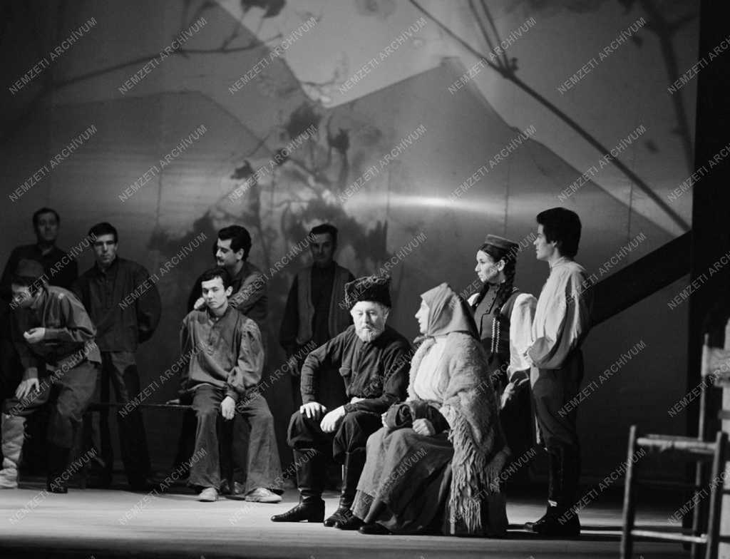 Kultúra - Színház - Bertolt Brecht: A kaukázusi krétakör