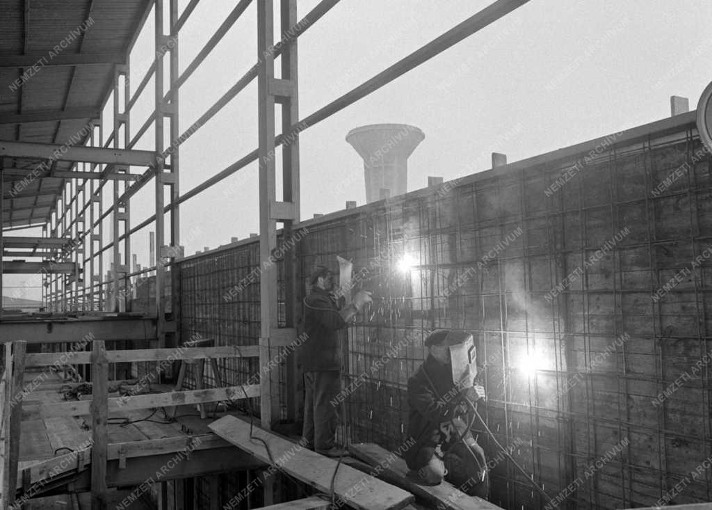 Ipar - Metallochemia új üzemeinek építése