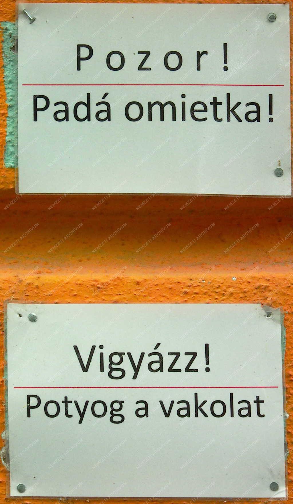 Révkomárom - Figyelmeztető tábla