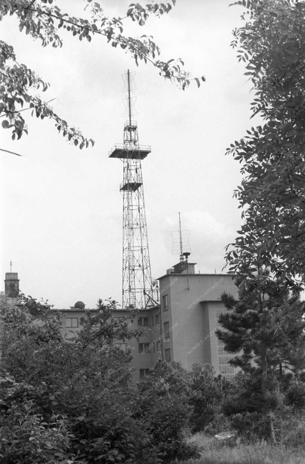 Televízió - Kísérleti adóállomás a Széchenyi-hegyen