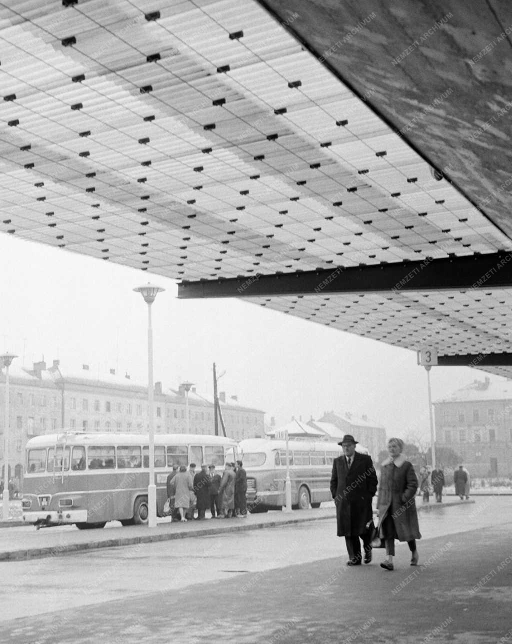 Városkép - Közlekedés - Új autóbusz pályaudvar épült Szegeden