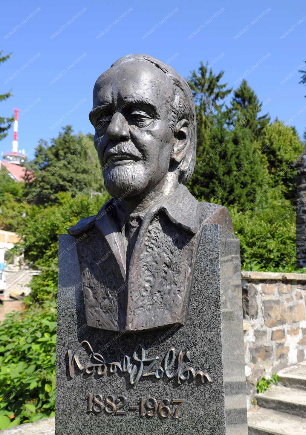 Köztéri szobor - Galyatető - Kodály Zoltán