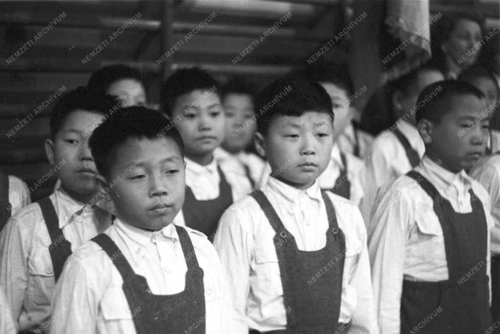 Ifjúsági szervezet - Koreai úttörők - Úttörőavatás