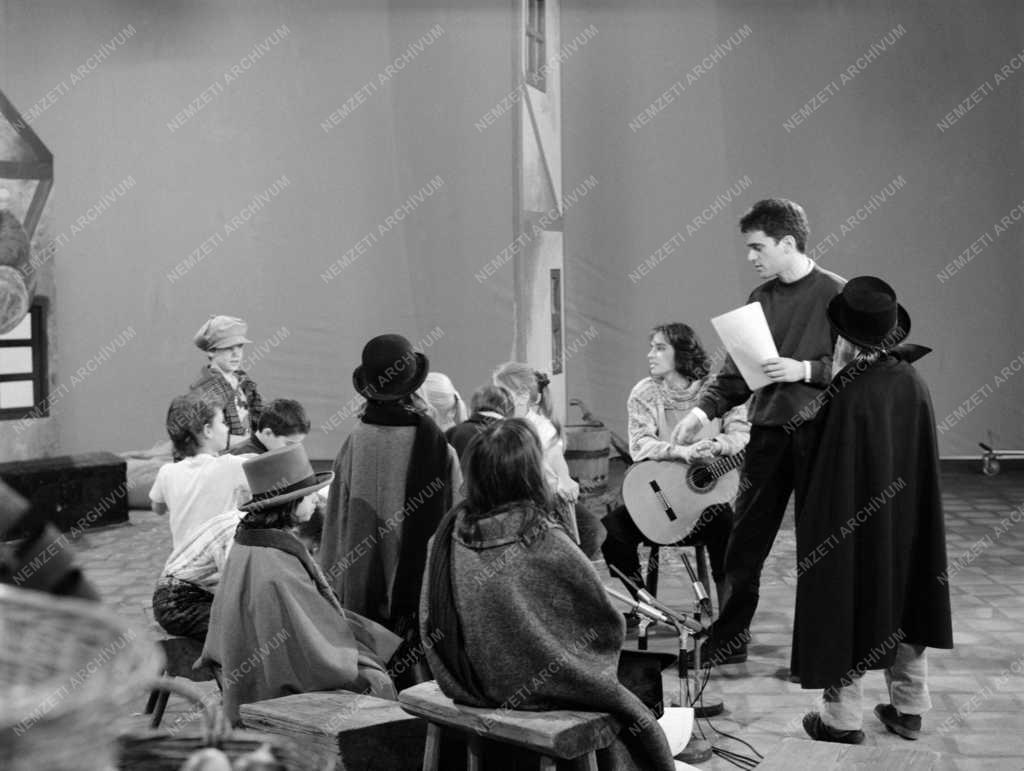 Kultúra - Televízió - A Cimbora című tv-műsor felvétele