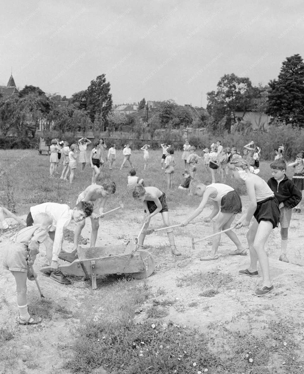 Életkép - Szabadidő - Napközi a művelődési házban