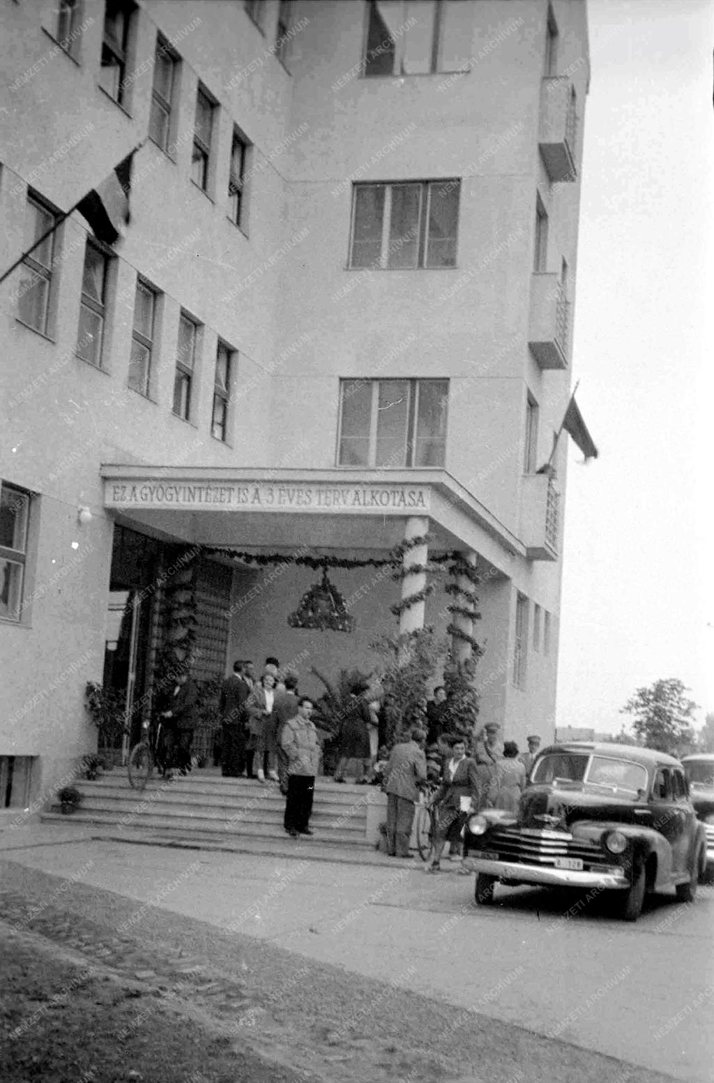 Egészségügy - A  szolnoki tüdőkórház avatása