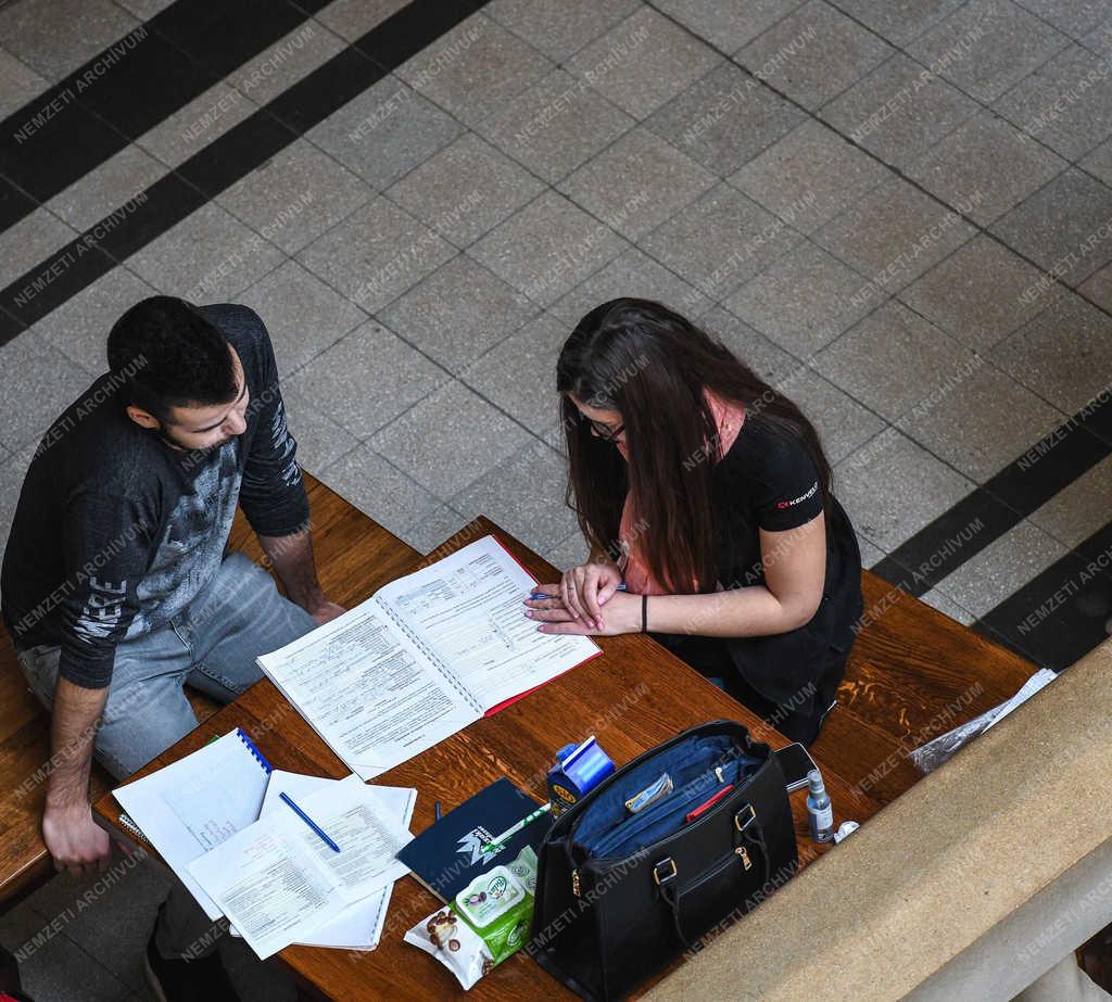 Oktatás - Debrecen - Vizsgaidőszak