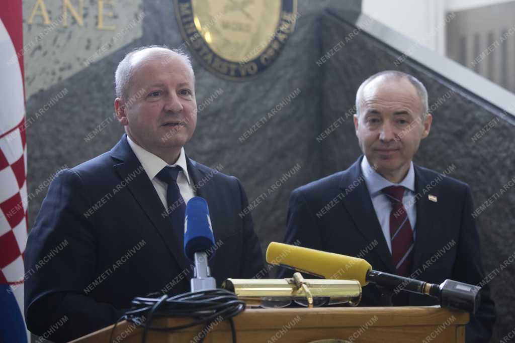 Simicskó István Zágrábban