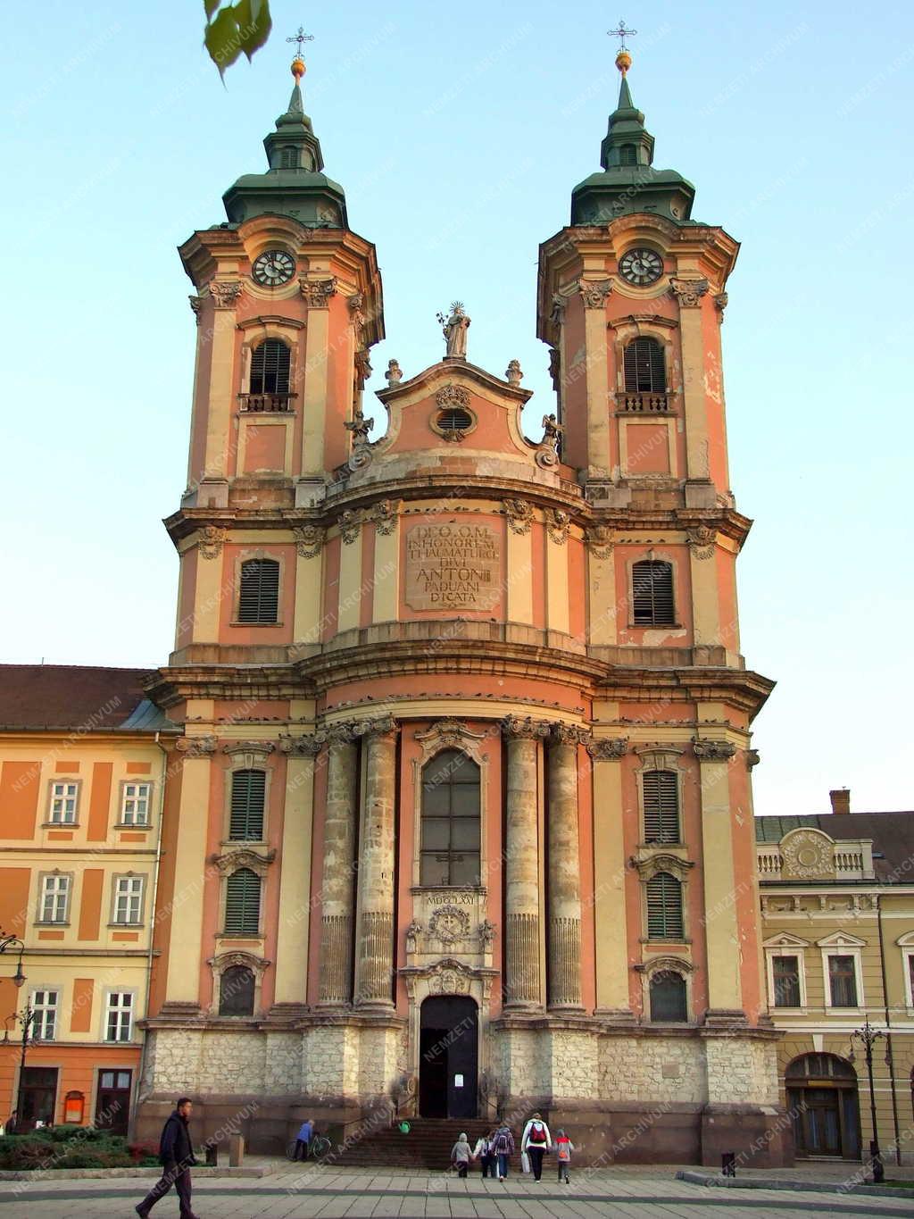 Eger - Városkép - Minorita templom