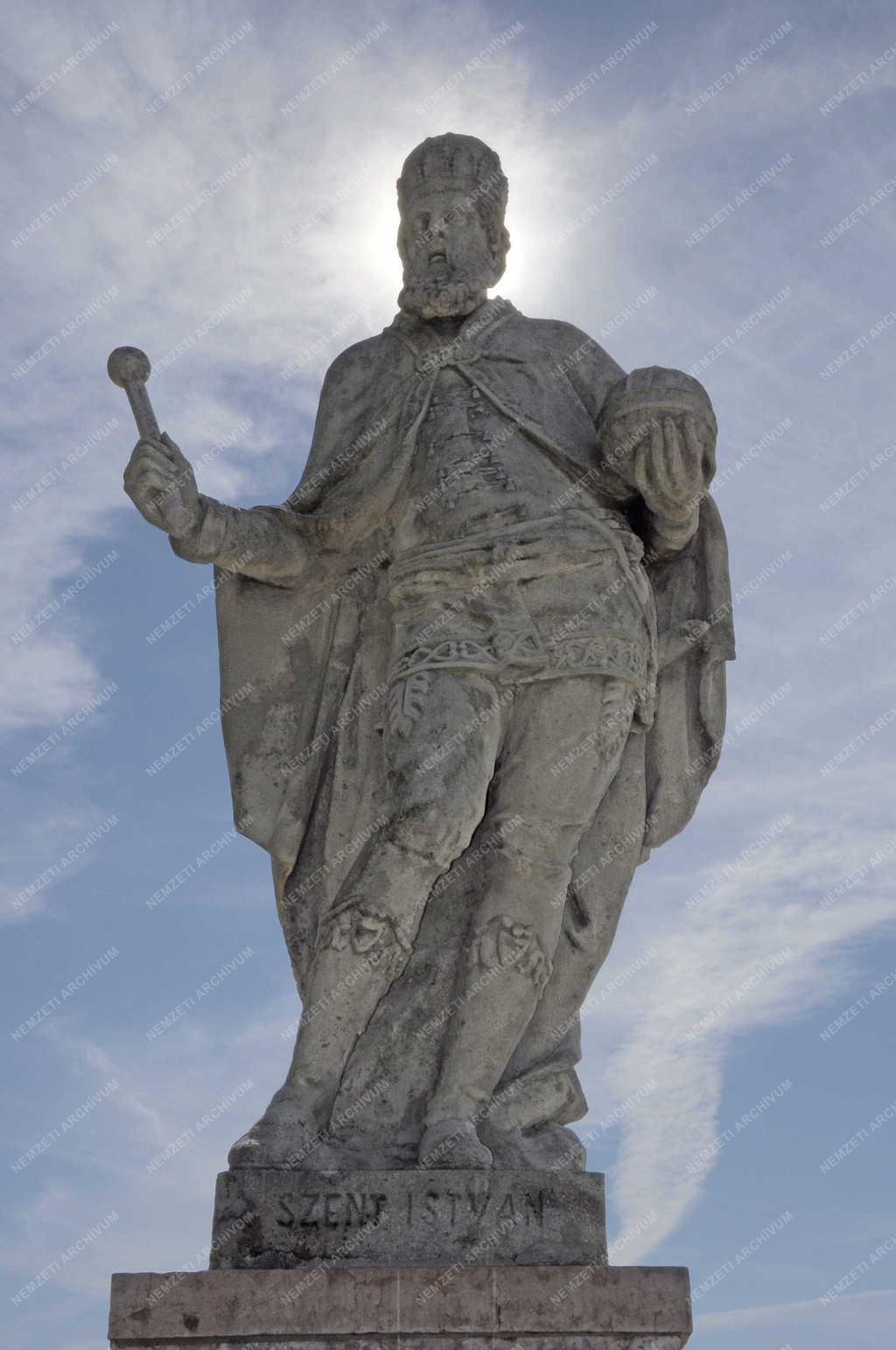 Esztergom - Szent István szobor 