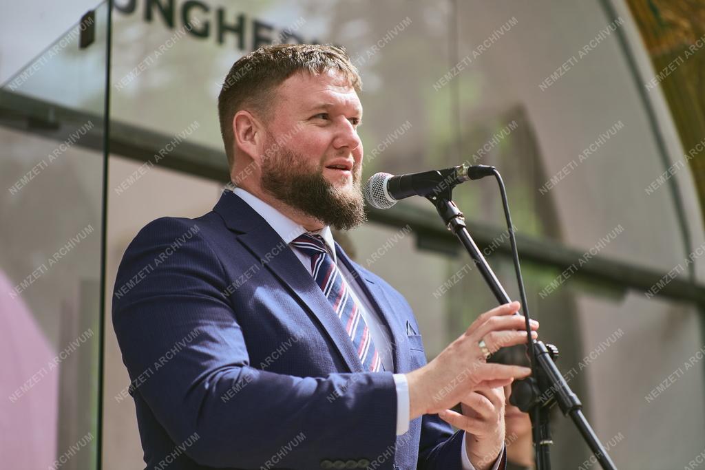 Megnyílt a magyar pavilon a Velencei Biennálén