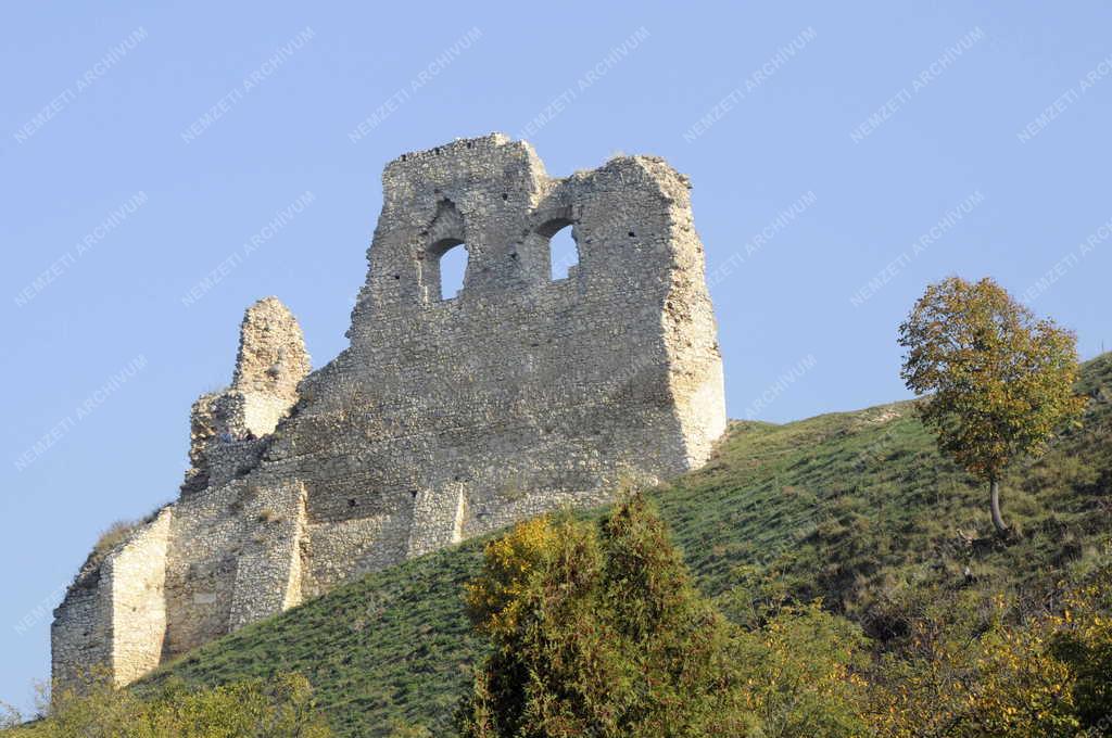 Műemlék - Döbrönte - Szarvaskő vára