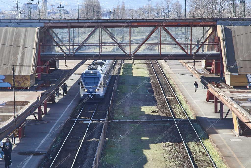 Közlekedés - Budapest - Kőbánya-Kispest vasútállomás