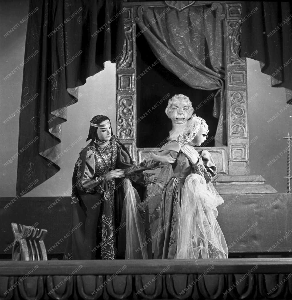 Kultúra - Bábelőadás - Szarvaskirály