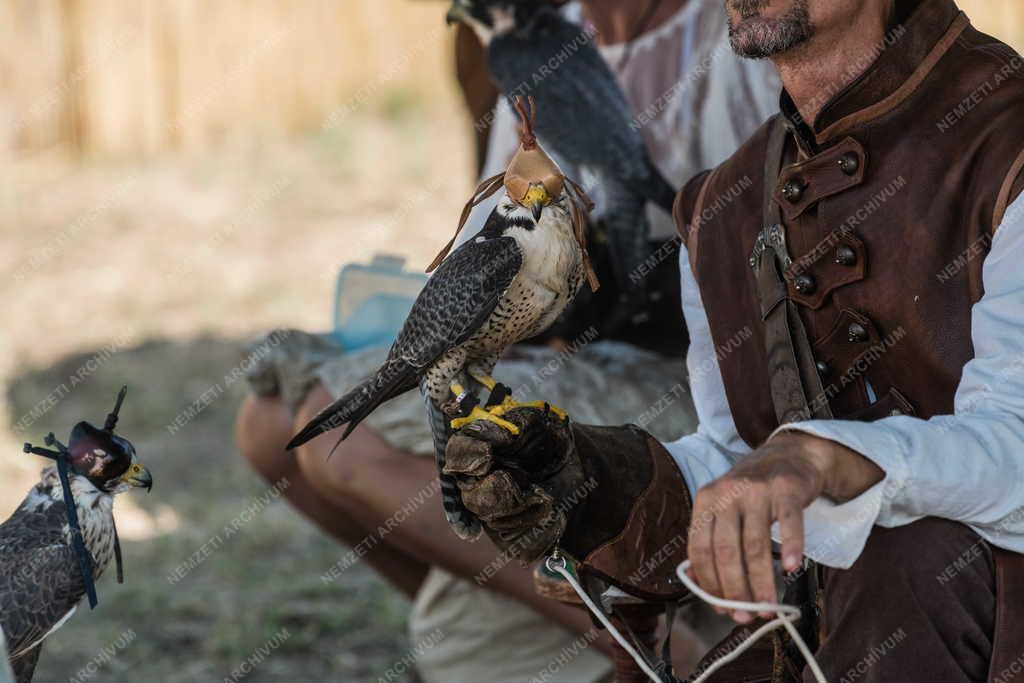 Néphagyomány - Kultúra - Ősök Napja Bugacon - Kurultaj Magyar Törzsi Gyűlés