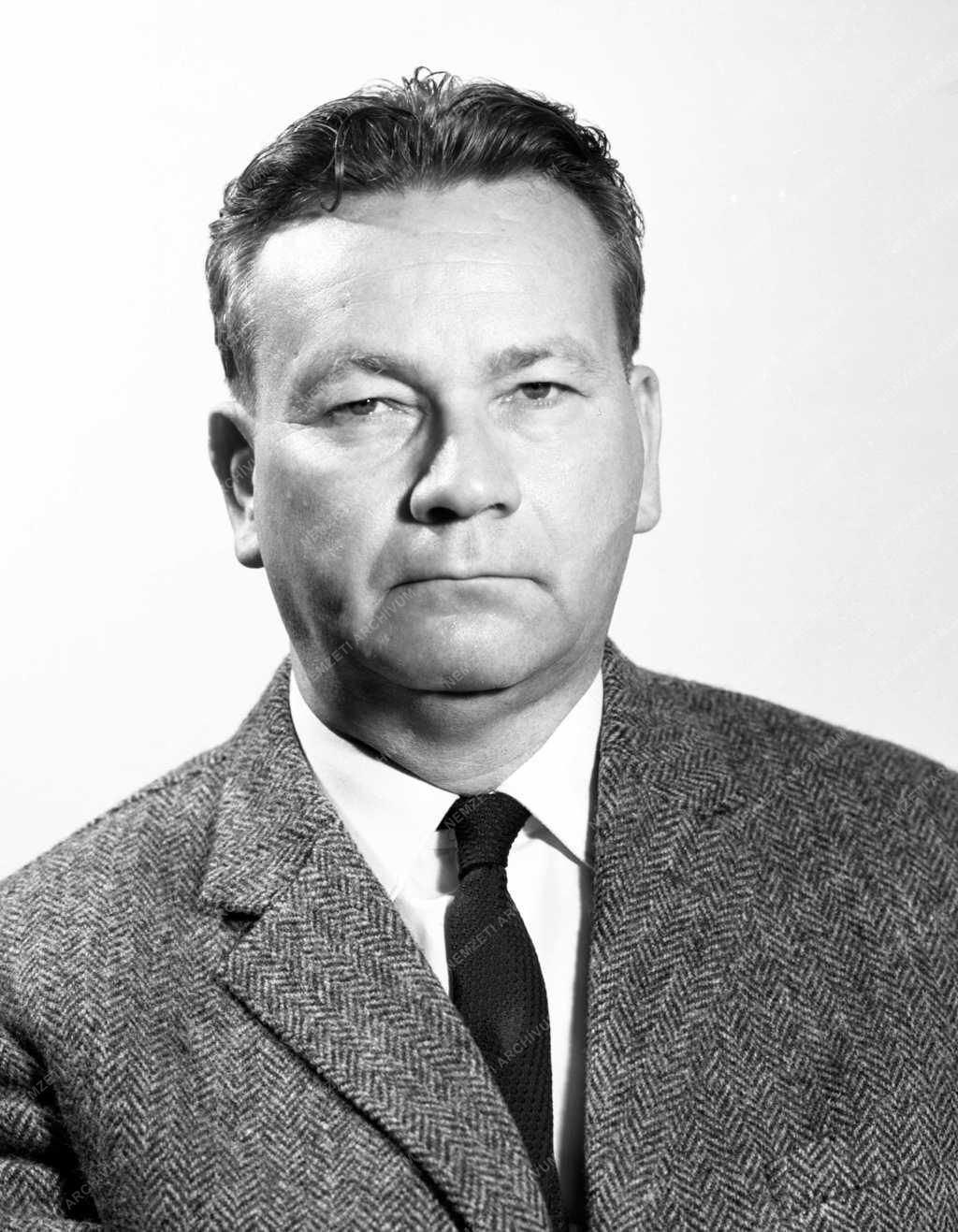 Belpolitika - Személy - Szurdi István