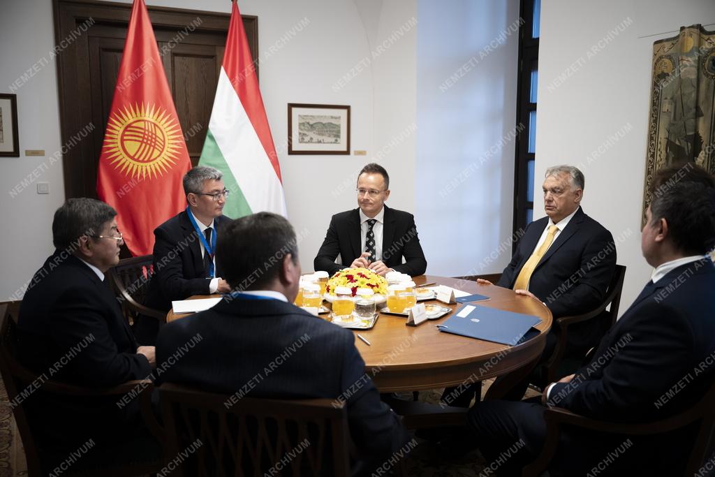 Orbán Viktor Kirgizisztán miniszterelnökével tárgyalt