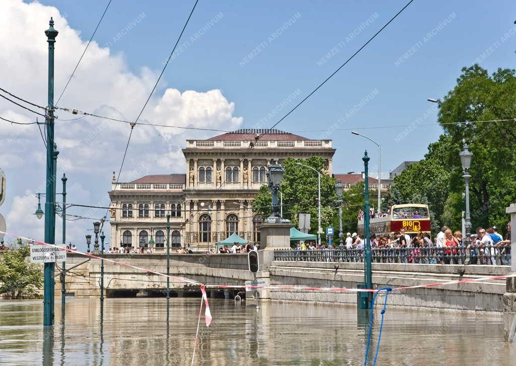 Árvíz - Budapest - Árad a Duna Budapestnél