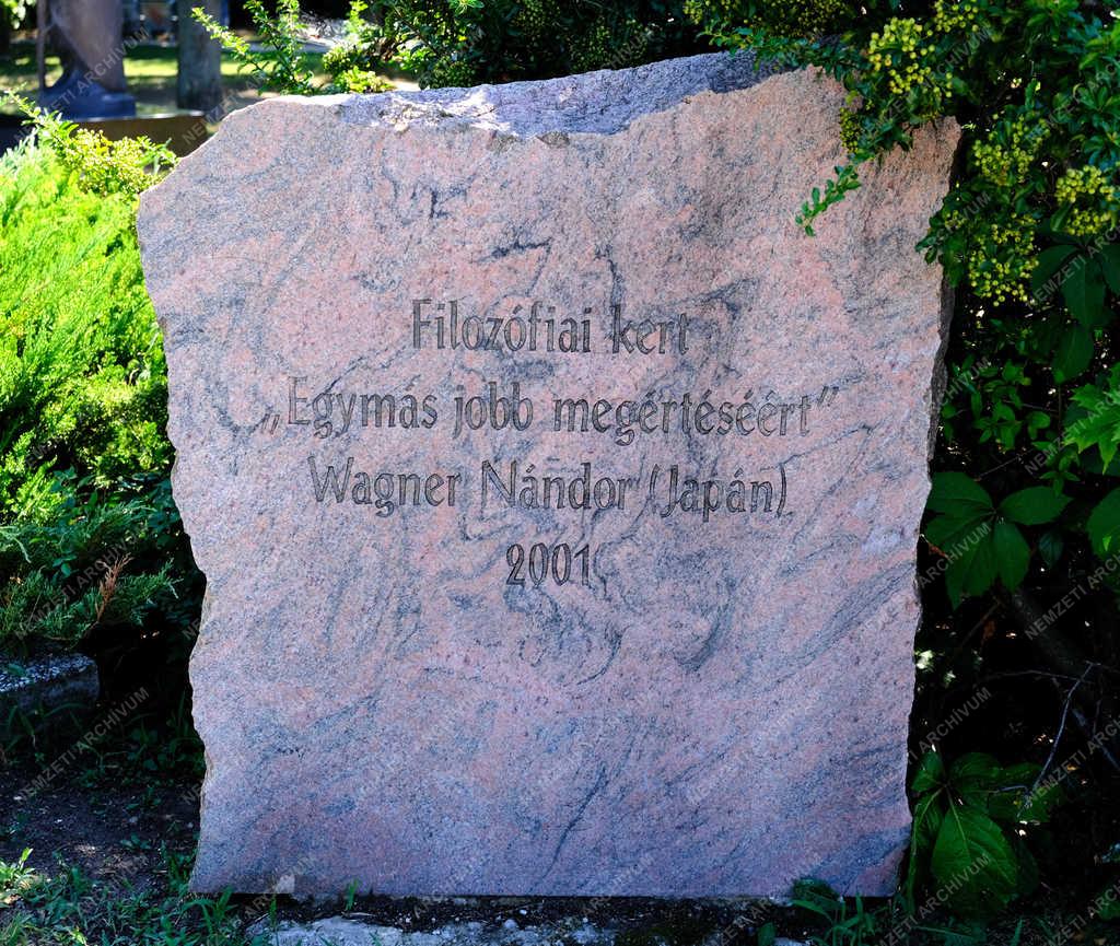 Köztéri szobor - Budapest - Filozófiai kert