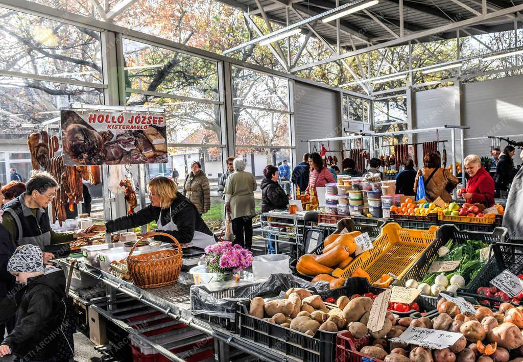 Kereskedelem - Debrecen - Új piaccsarnok 