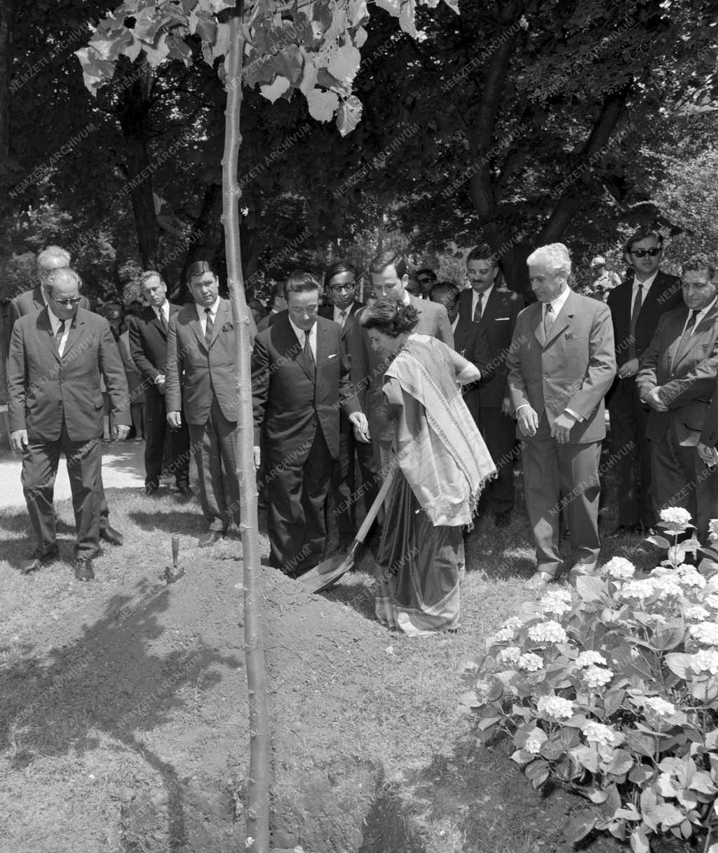 Külpolitika - Indira Gandhi Balatonfüreden