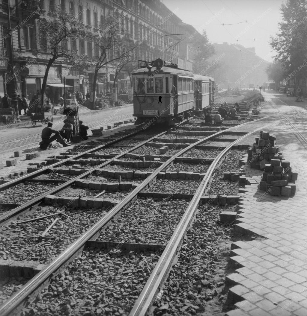 Közlekddés - Újjáépülő villamosvonalak