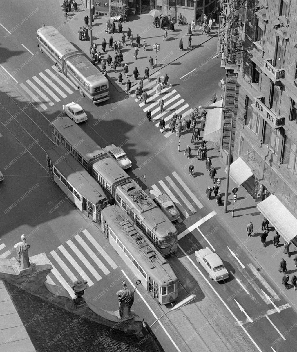 Városkép - Budapest - Kilátás az Alcantrai Szent Péter-templom tornyából
