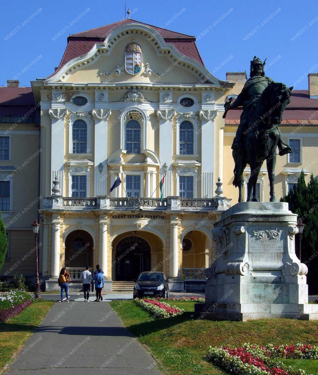 Felsőoktatás - Gödöllő - A Szent István Egyetem főépülete