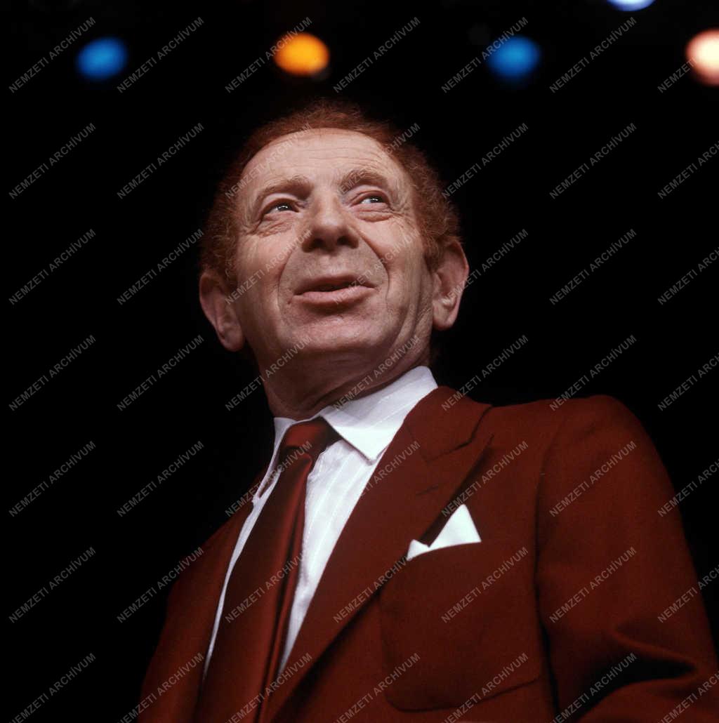 Színház - Kabos László