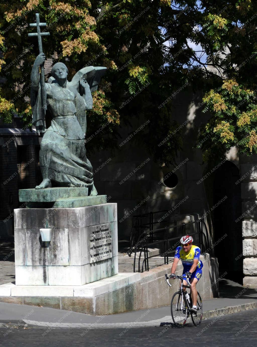 Közlekedés - Budapest - Biciklivel a Várba