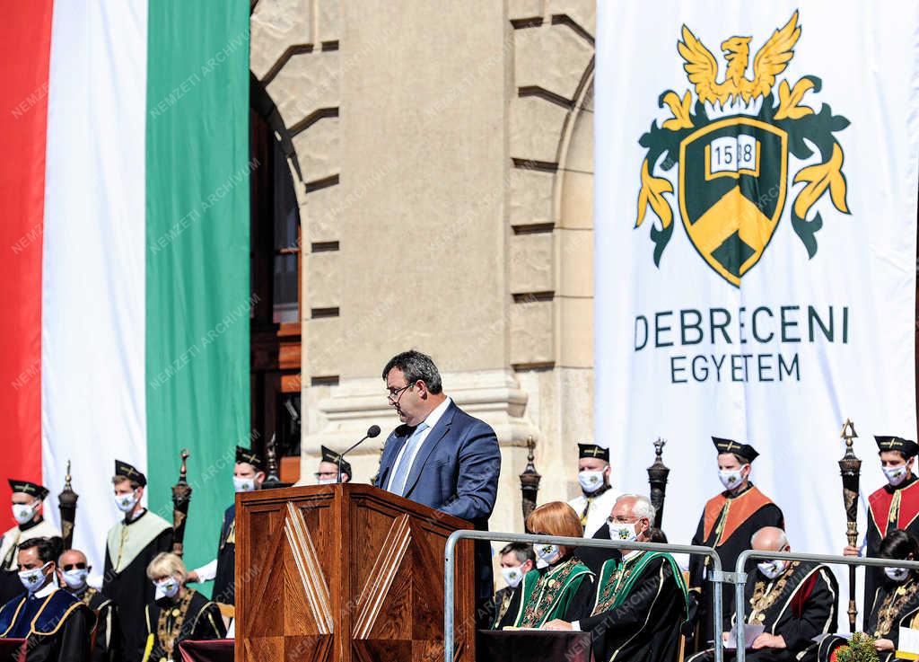 Felsőoktatás - Debrecen - Rendhagyó évnyitó a Debreceni Egyetemen