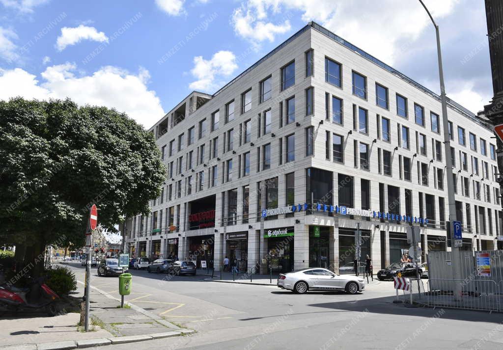 Városkép - Budapest - Blaha Lujza tér - Europeum Bevásárlóközpont