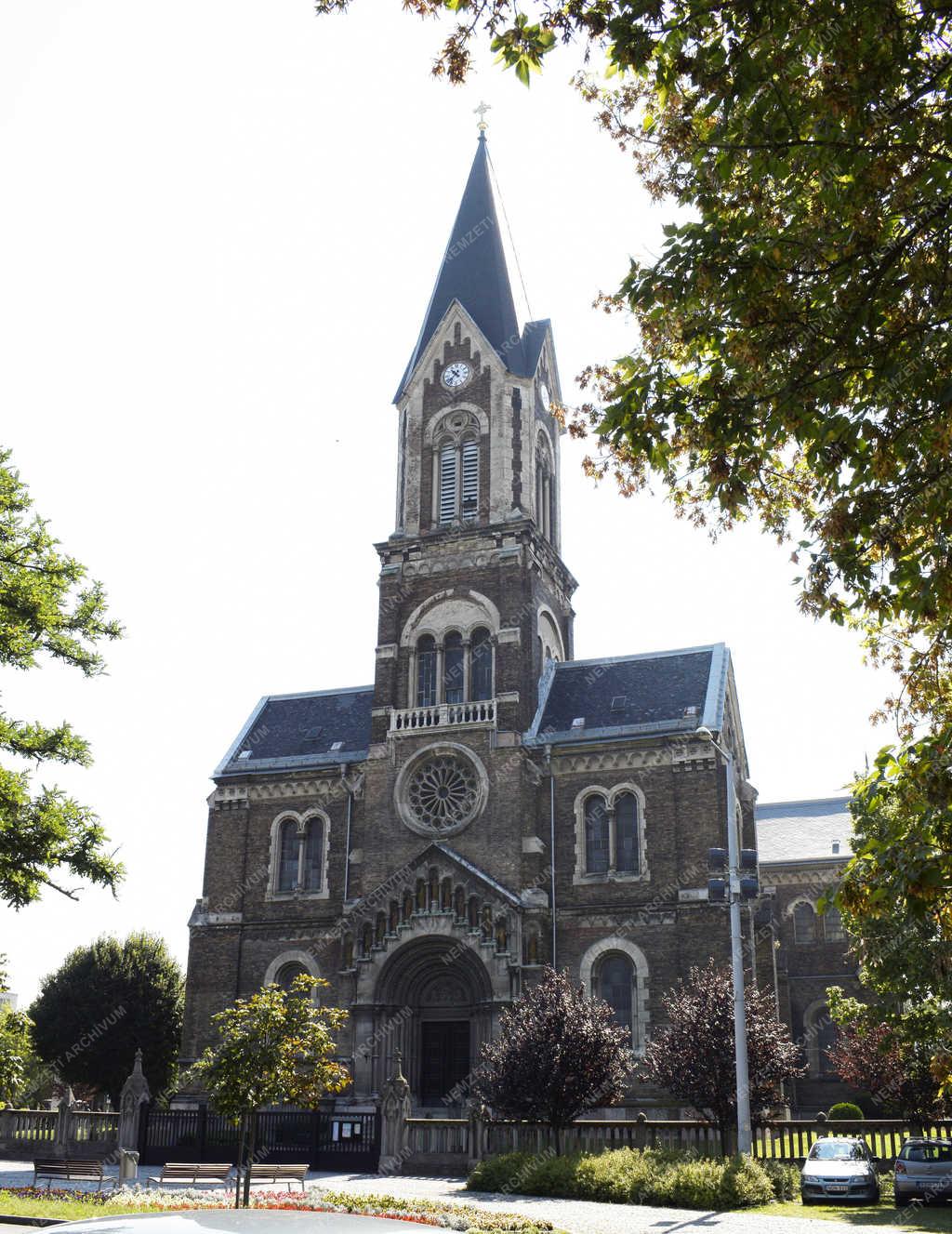 Egyházi épület - Budapest - Magyarok Nagyasszonya templom