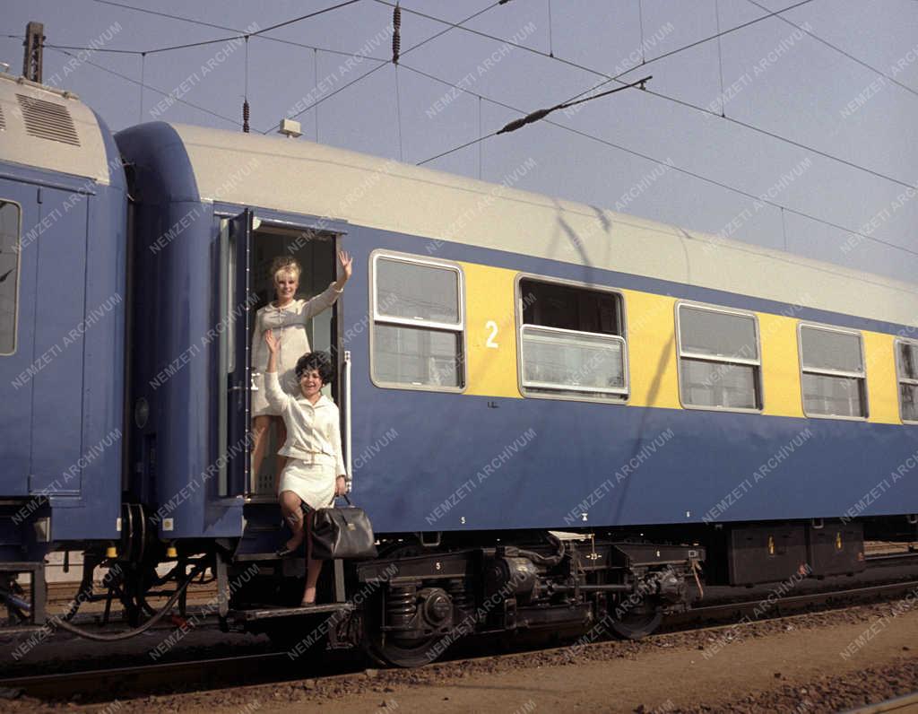 Közlekedés - Vasútszerelvény