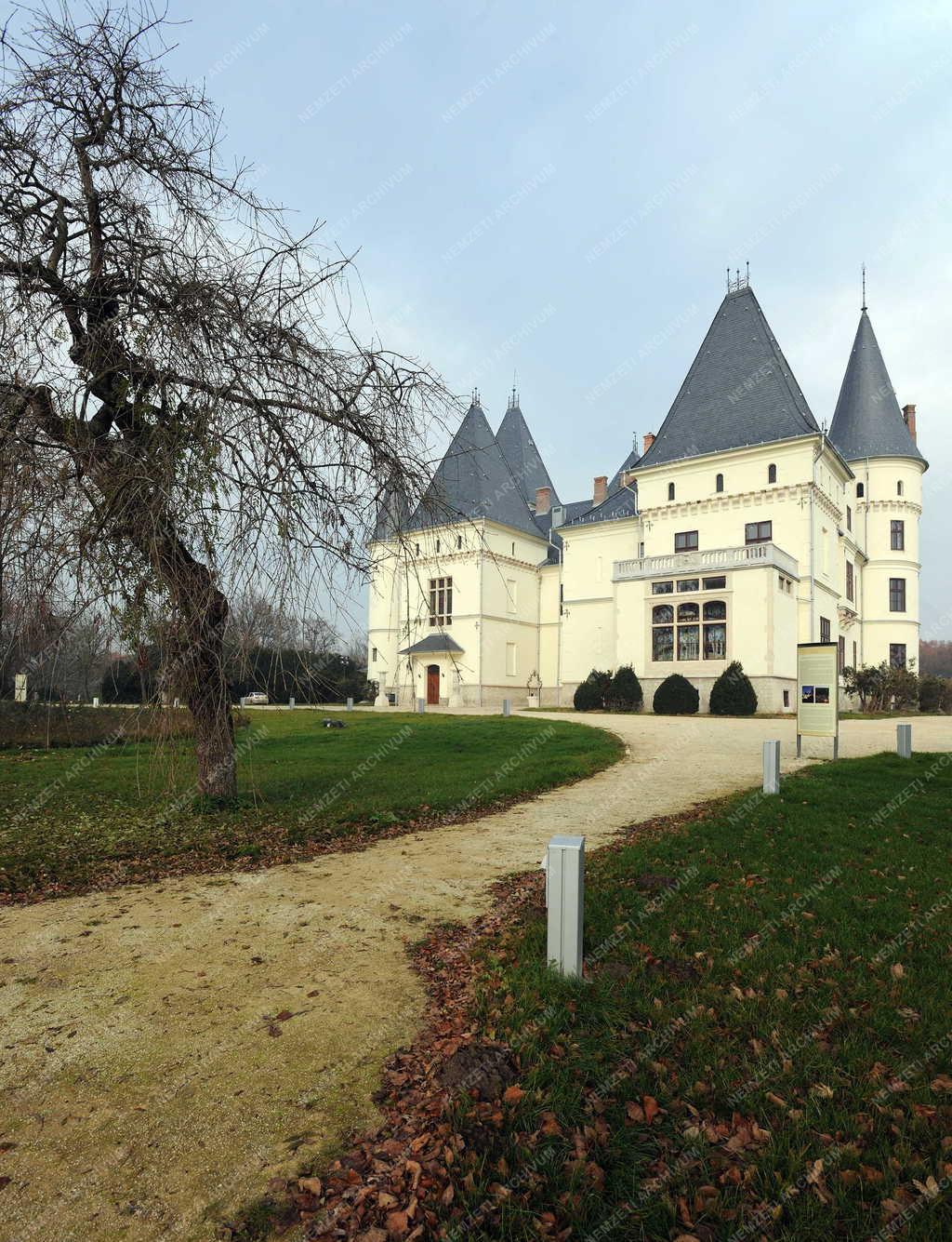 Műemlék - Tiszadobi Andrássy-kastély