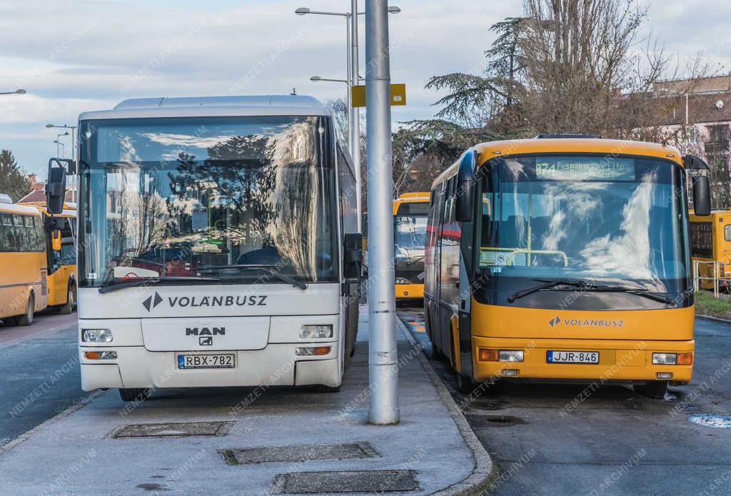 Közlekedés - Szentendre - Volánbusz
