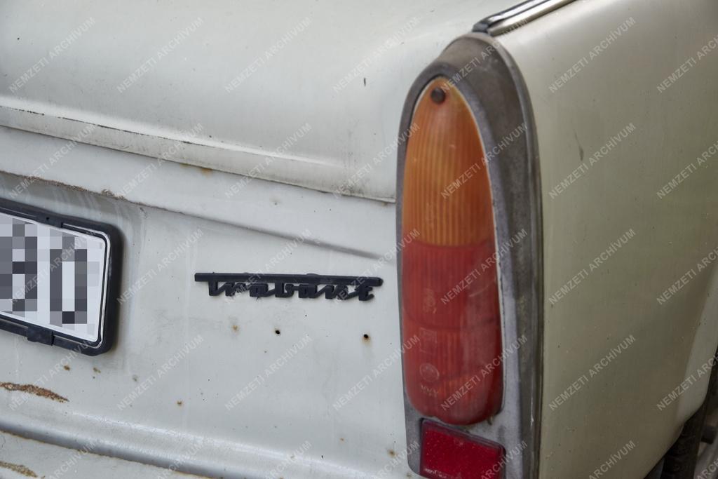 Közlekedés - Budapest - Trabant 601 típusú személyautó