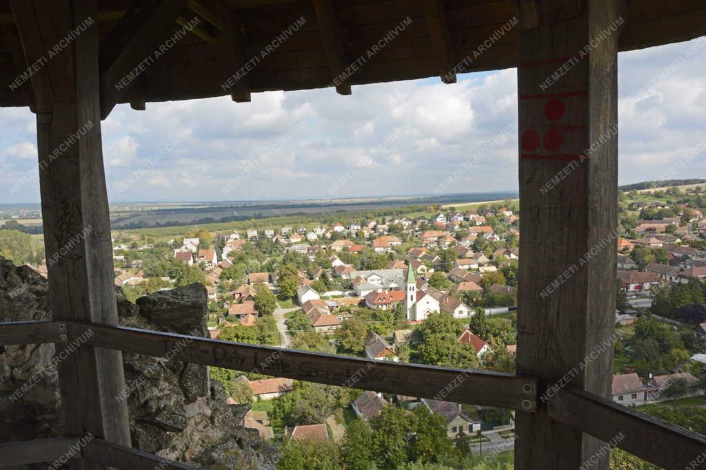 Városkép - Nógrád - Kilátás a nógrádi várból 