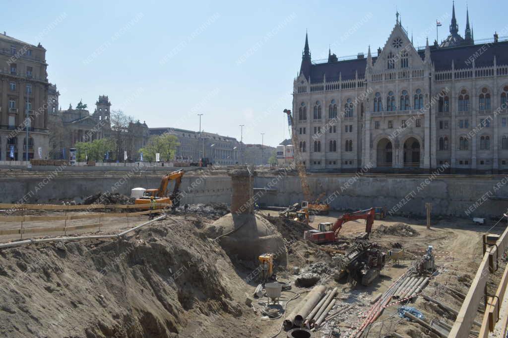 Beruházás - Budapest - A Kossuth Lajos tér rekonstrukciója