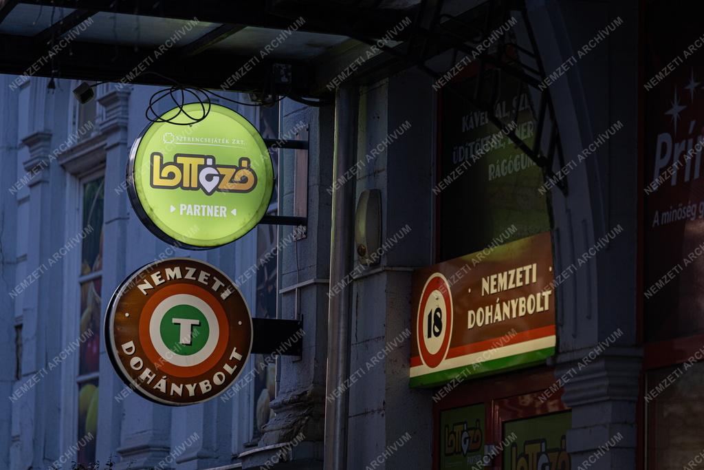 Kereskedelem - Budapest - Nemzeti dohánybolt
