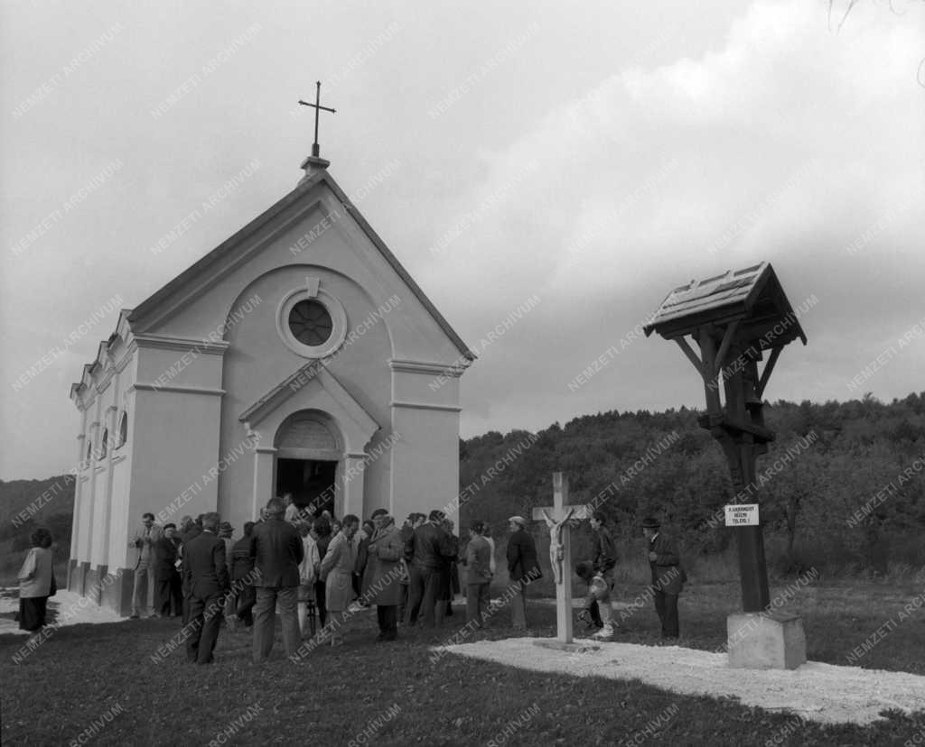 Egyház - Kápolnaszentelés Kőhányáspusztán