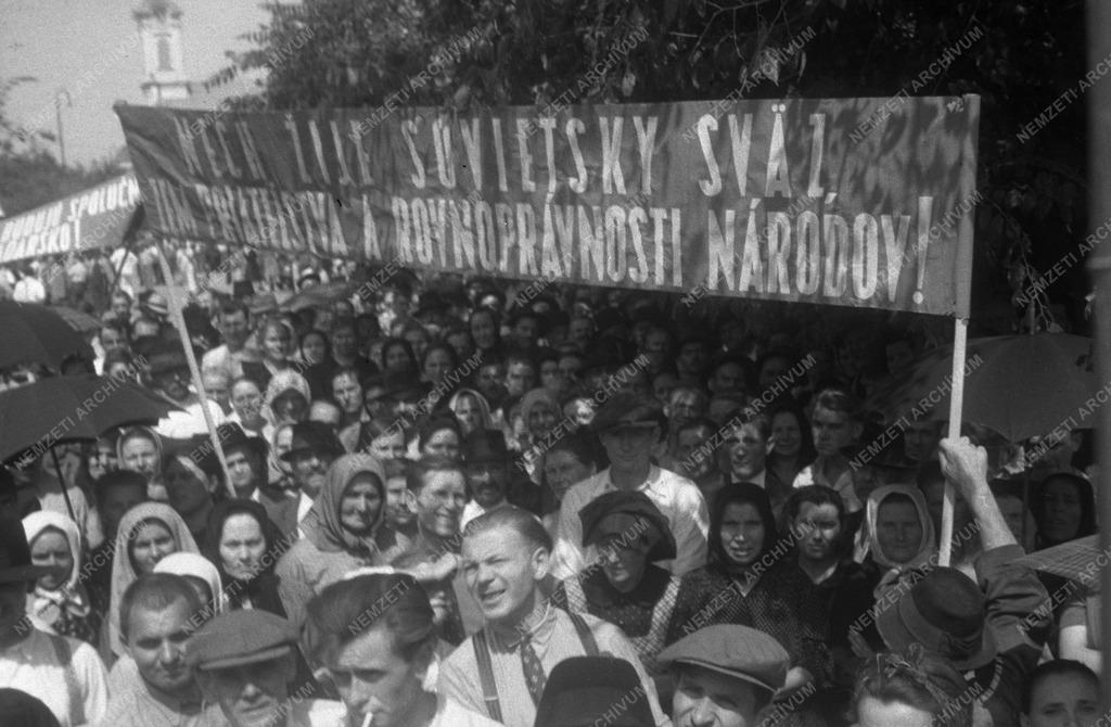 Tiltakozó szlovák gyűlés Bcsaba