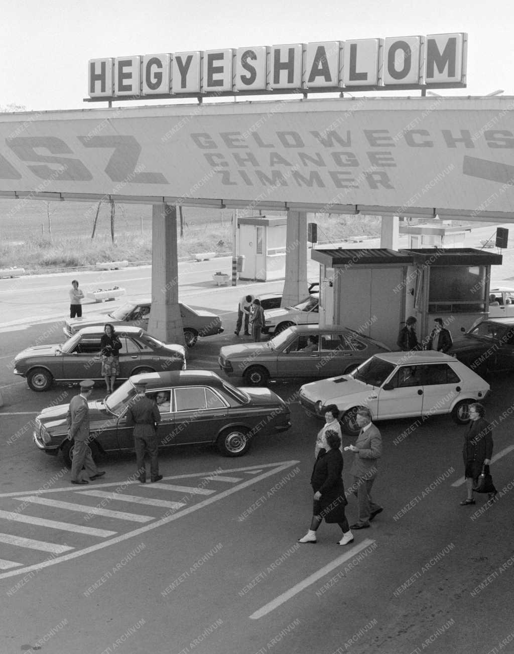 Közlekedés - A hegyeshalmi határátkelőnél